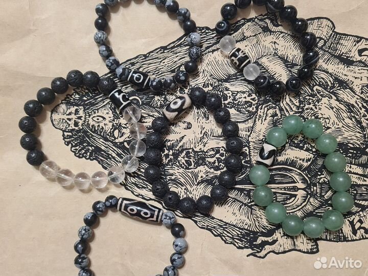 Браслеты из натуральных камней с бусинами дзи