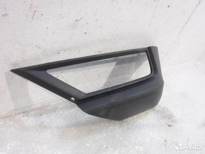 Накладка противотуманной фары левой