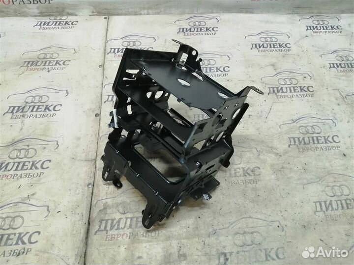 Кронштейн (сопут. товар) Audi A4 (B8) 2007-2015