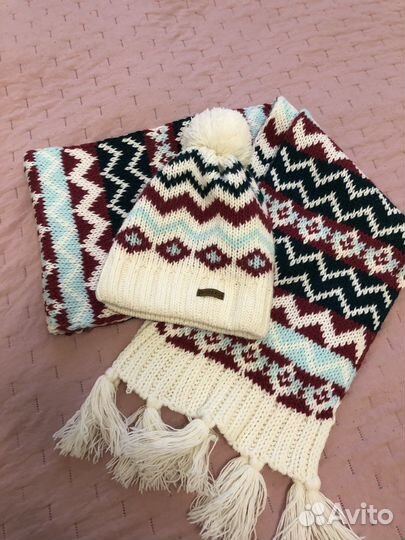 Продам комплект шапка +шарф