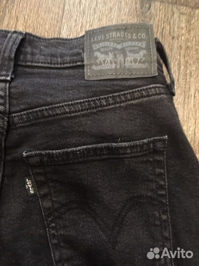 Джинсы Levis