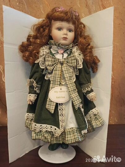 Кукла фарфоровая коллекционная