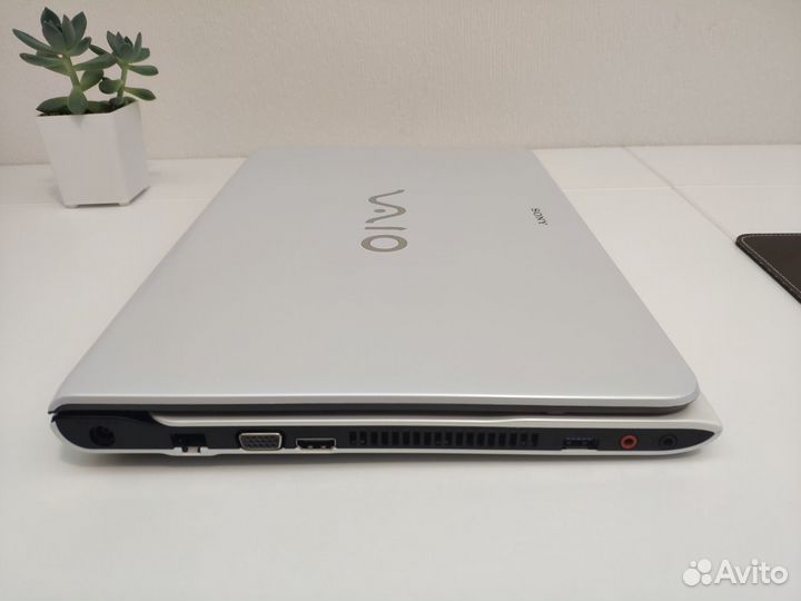 Sony Vaio / I5 / 8GB / 128SSD / Radeon 7650M