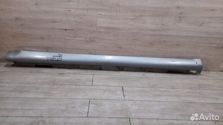 Накладка порога правая правая Toyota Avensis С