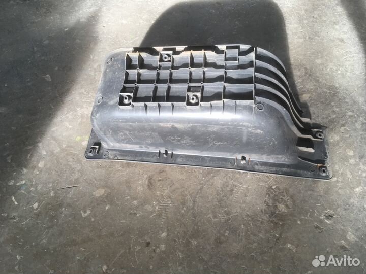 Накладка ступеньки передняя правая Ивеко Дейли