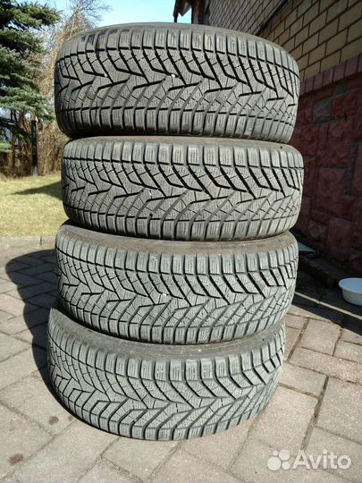 Yokohama W.Drive V905 225/55 R17 V