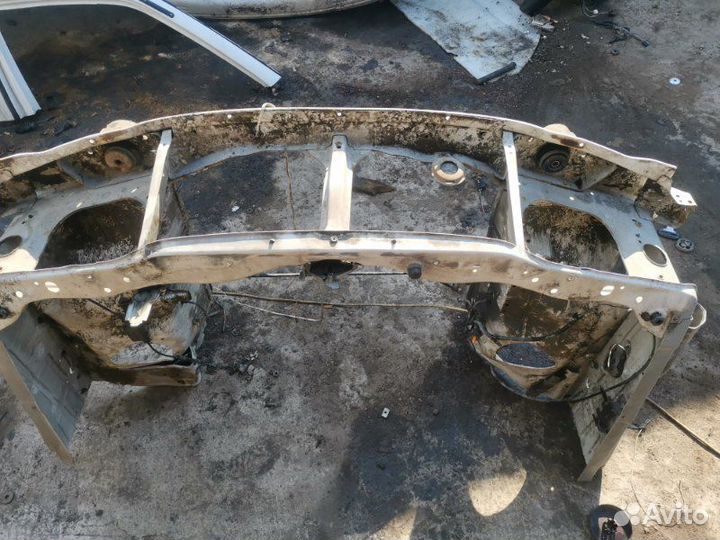 Передняя панель,телевизор Suzuki Escudo G16A