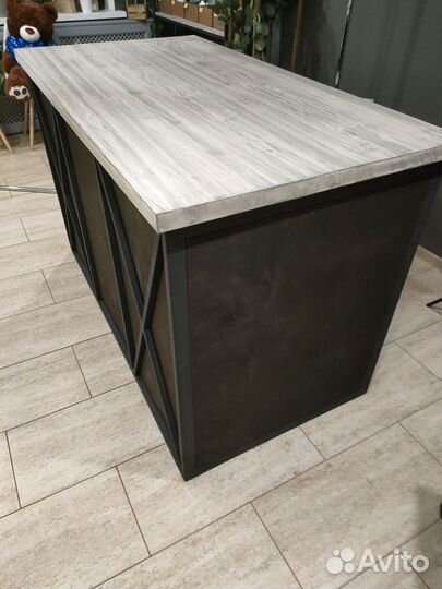 Стол флориста/ресепшн в стиле Лофт