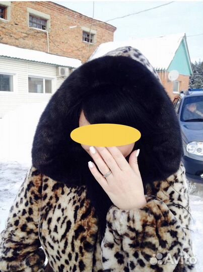 Шуба мутоновая с капюшоном из норки