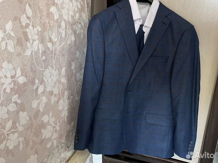 Мужской костюм тройка