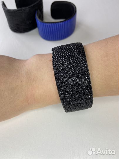 Браслет гибкий из нат.кожи акулы ската варана