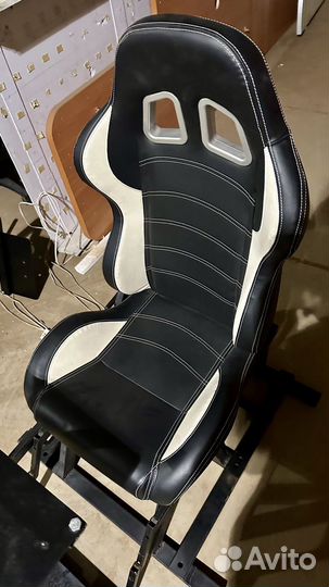 Кокпит для симрейсинга