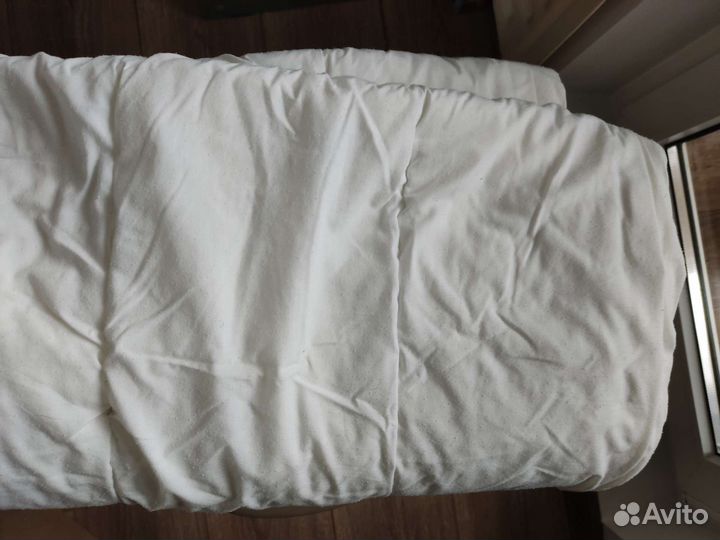 Дет ватное одеяло и два комп пост белья