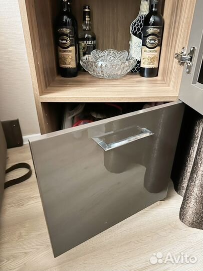 Шкаф пенал витрина