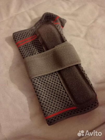 Ортез на лучезапястный сустав правый