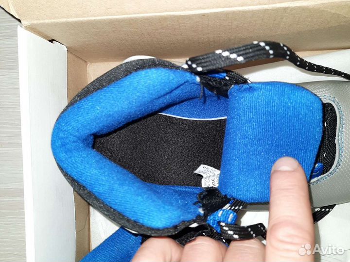 Лыжные ботинки и лыжи karhu новые