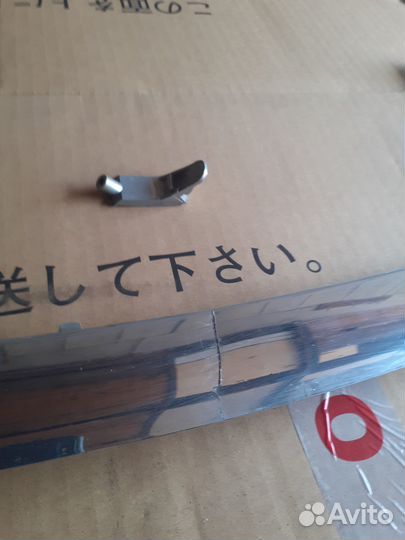 Молдинг решетки радиатора Suzuki Grand Vitara