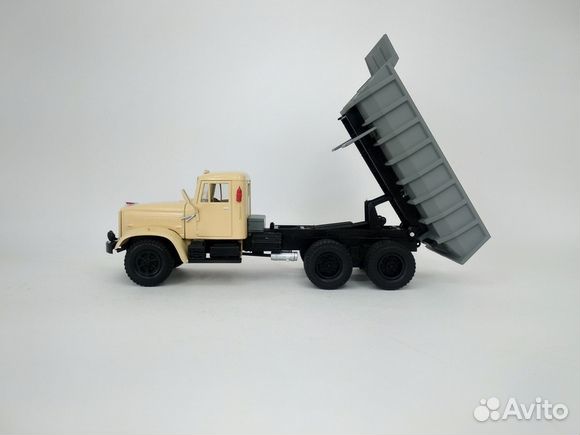 Краз 256Б1 самосвал (1987-1995), бежевый / серый