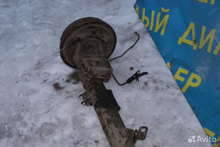 Задняя балка Chrysler Voyager 4