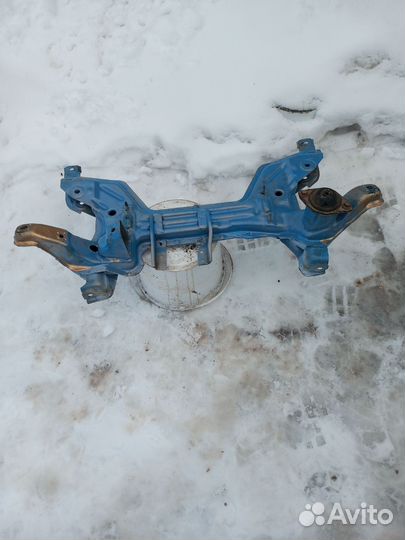 Подрамник двигателя Фольксваген пассат б3