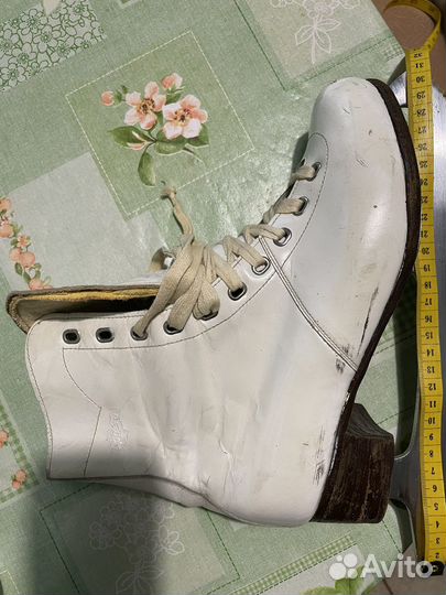Коньки фигурные женские 38 размер