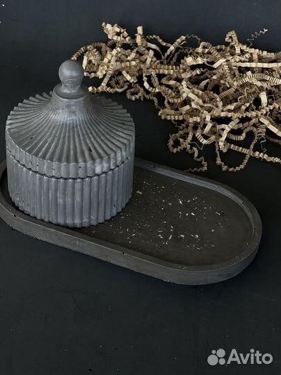 Гипсовая штукатурка и поднос ручной работы