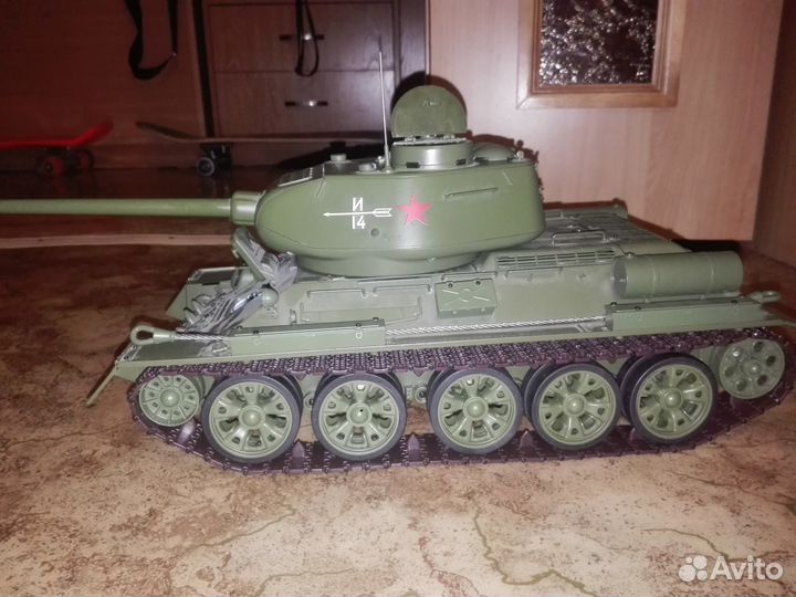 Продам модель танка Т-34/85