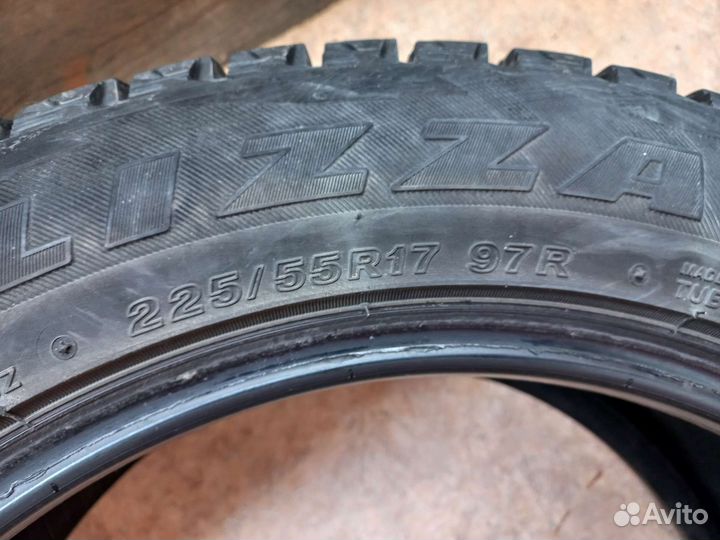 Bridgestone Blizzak DM-V1 225/55 R17 97R