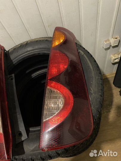 Задние фары Nissan Note