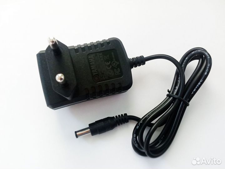 Блок питания синтезатора Yamaha YPT-360 (PA-130)