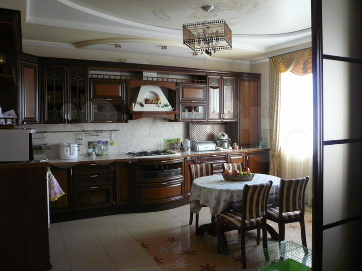 3-к. квартира, 100 м², 4/5 эт.