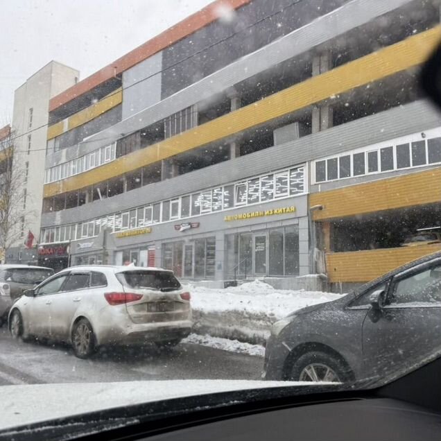 Машиноместо, > 30 м²