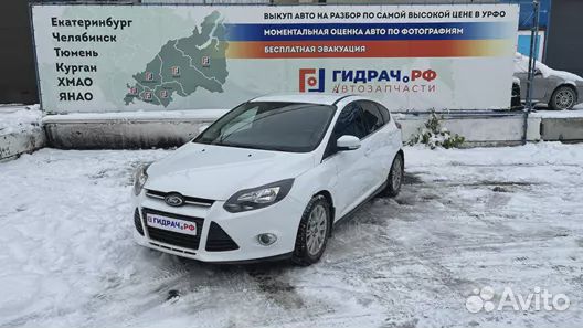 Обшивка багажника левая средняя Ford Focus 3 17421