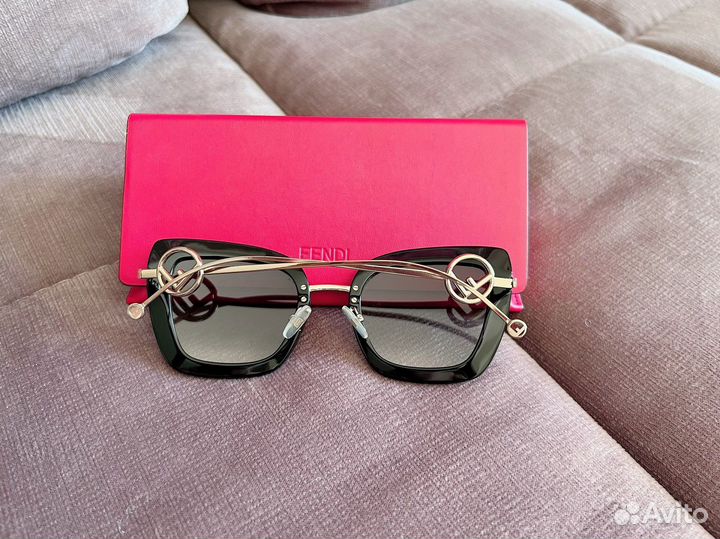 Солнцезащитные очки женские