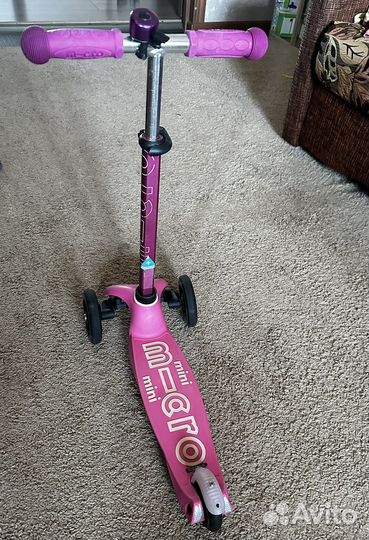 Самокат Mini Micro Deluxe, колеса светятся