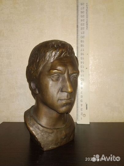 Бюст Высоцкого