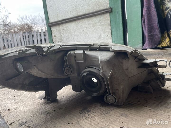 Фары toyota platz