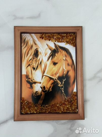 Еартина из янтаря