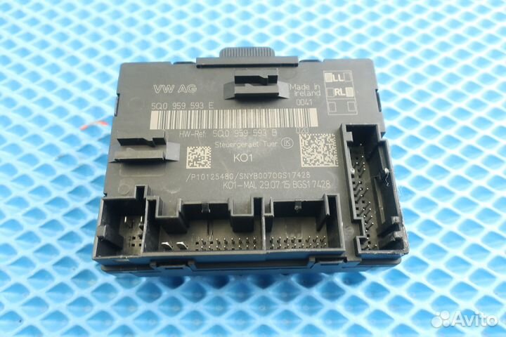 Блок управления двери перед левой Skoda Superb 3