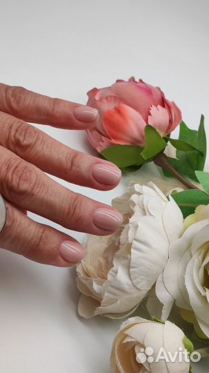 Модель на маникюр