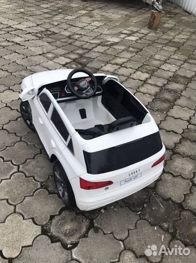 Детская машина на аккумуляторе с пультом