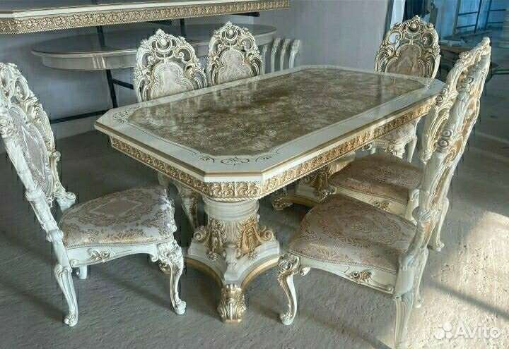 Стол и стулья