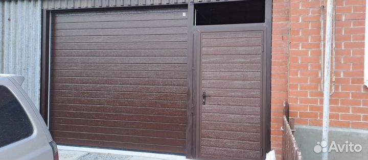 Секционные гаражные ворота Alutech