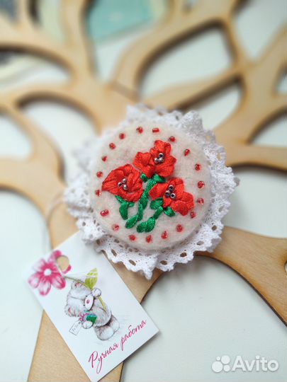 Брошь с маками, валяние