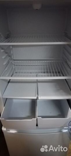 Холодильник Бирюса