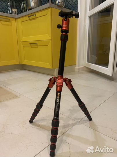 Штатив для фотоаппарата