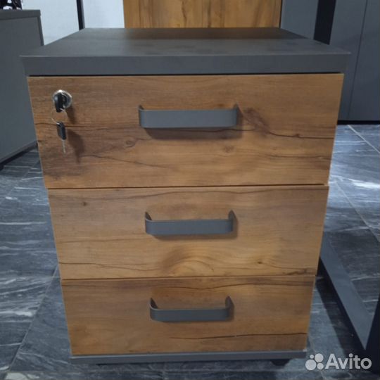 Тумба офисная подкатная