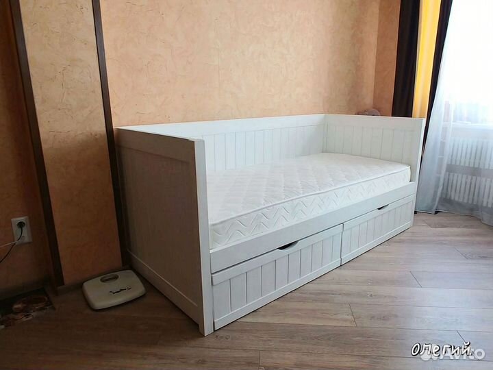 Детская кровать с бортиком