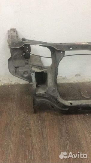 Рамка радиатора передняя Toyota Carina ST190