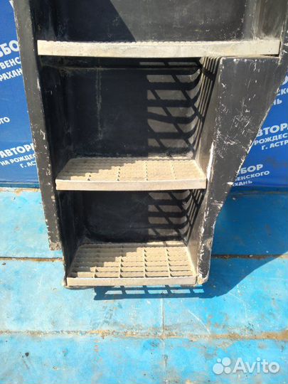 Подножка. Renault Premium грузовой тягач